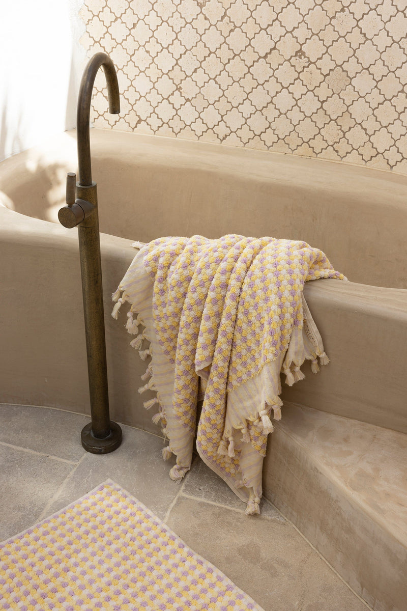 FULL BLOOM BATH TOWEL